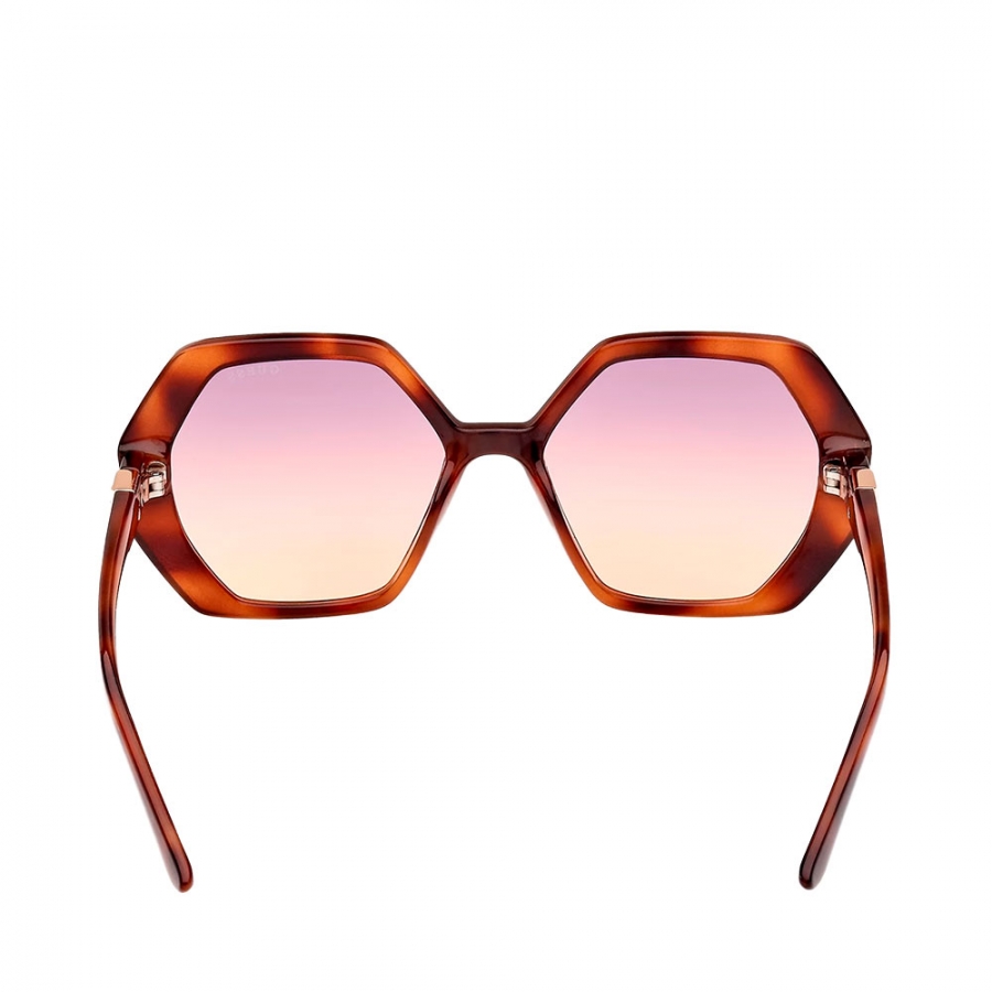 sonnenbrille-mit-geometrischem-modell