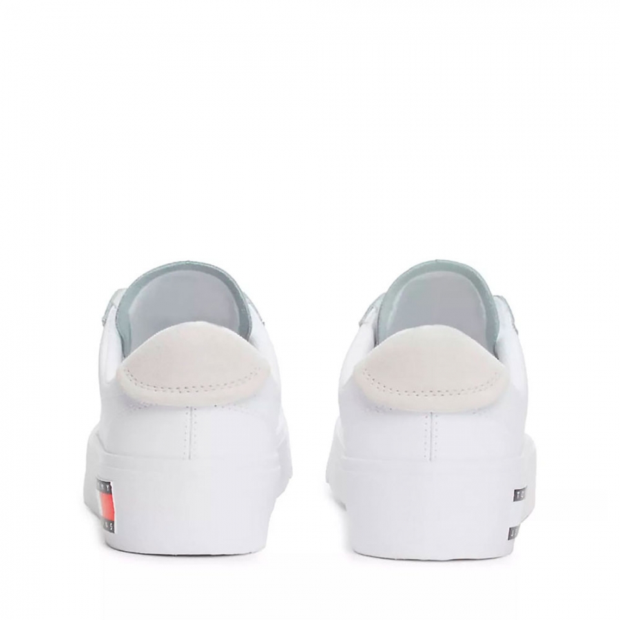 sneakers-essenziali-con-platform