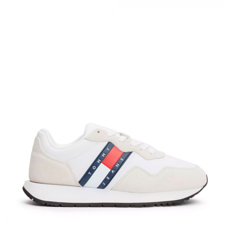 sneakers-essentielles-en-daim-avec-semelle-dentee