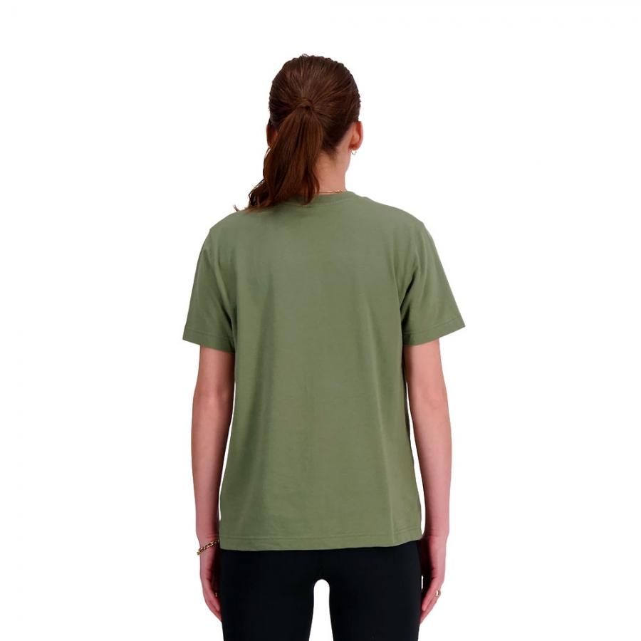 t-shirt-vert-avec-logo-empile