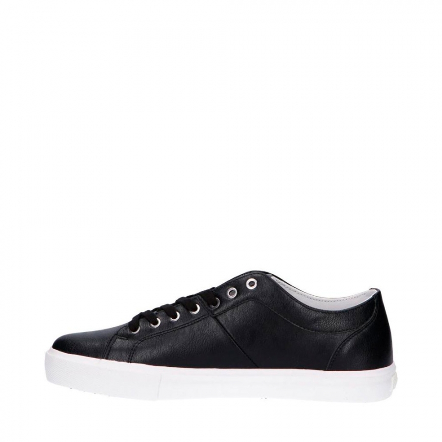 sneakers-regulieres-noires-woodward