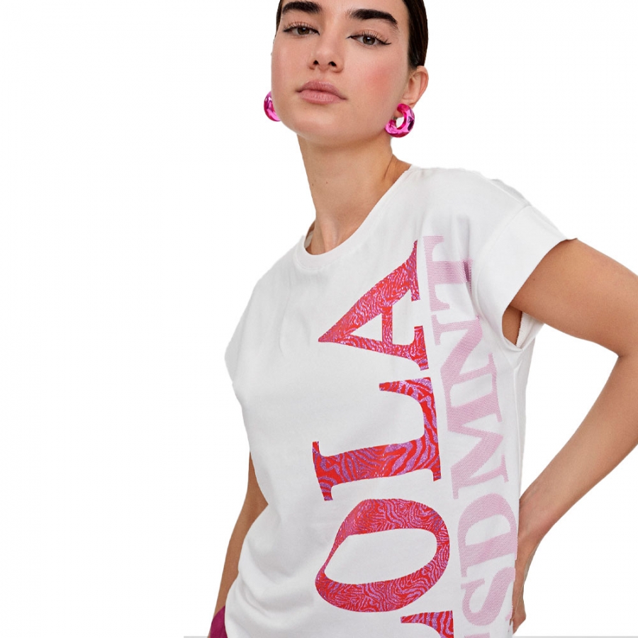 t-shirt-lola-in-posizione-verticale