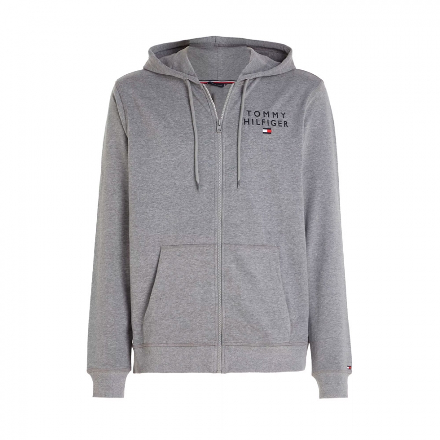 sweatshirt-mit-kapuze-und-logo