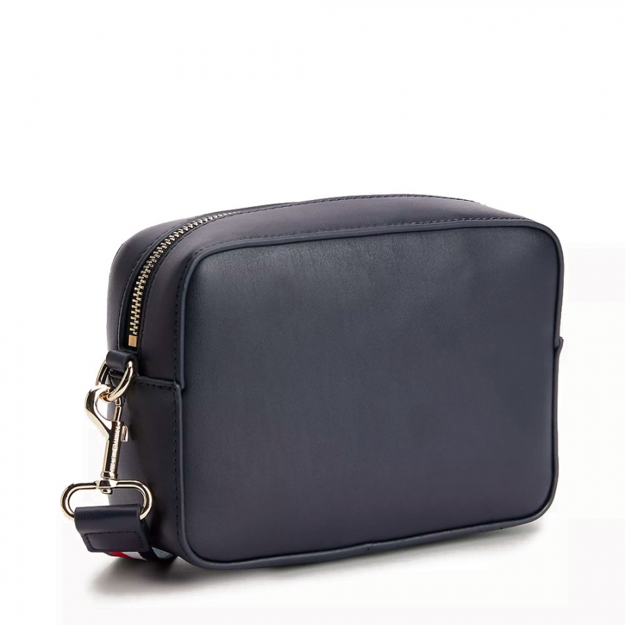 iconic-camera-crossbody-bag