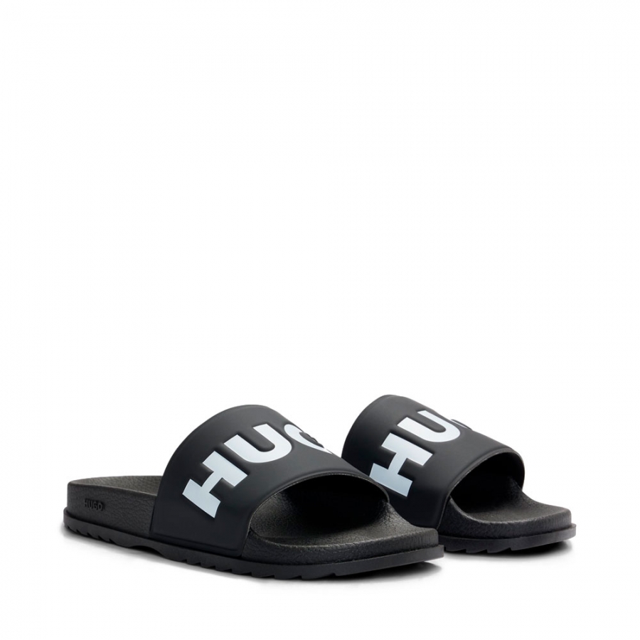 flip-flops-mit-logo-auf-dem-streifen