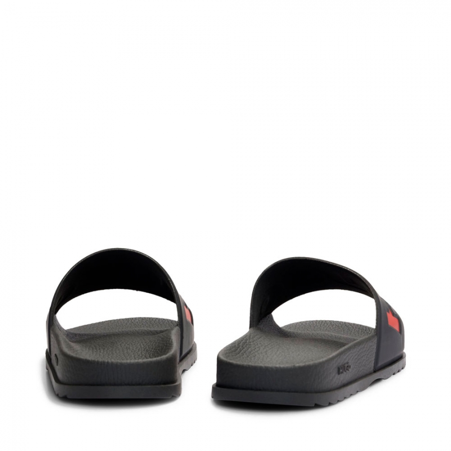 flip-flops-with-logo-on-the-strip