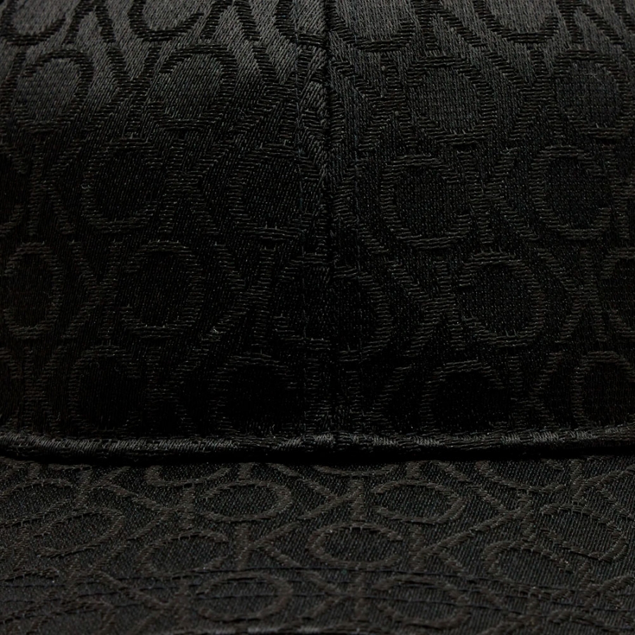 casquette-monogramme-jacquard