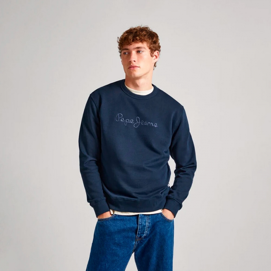 sweatshirt-com-gola-redonda-e-logotipo-bordado