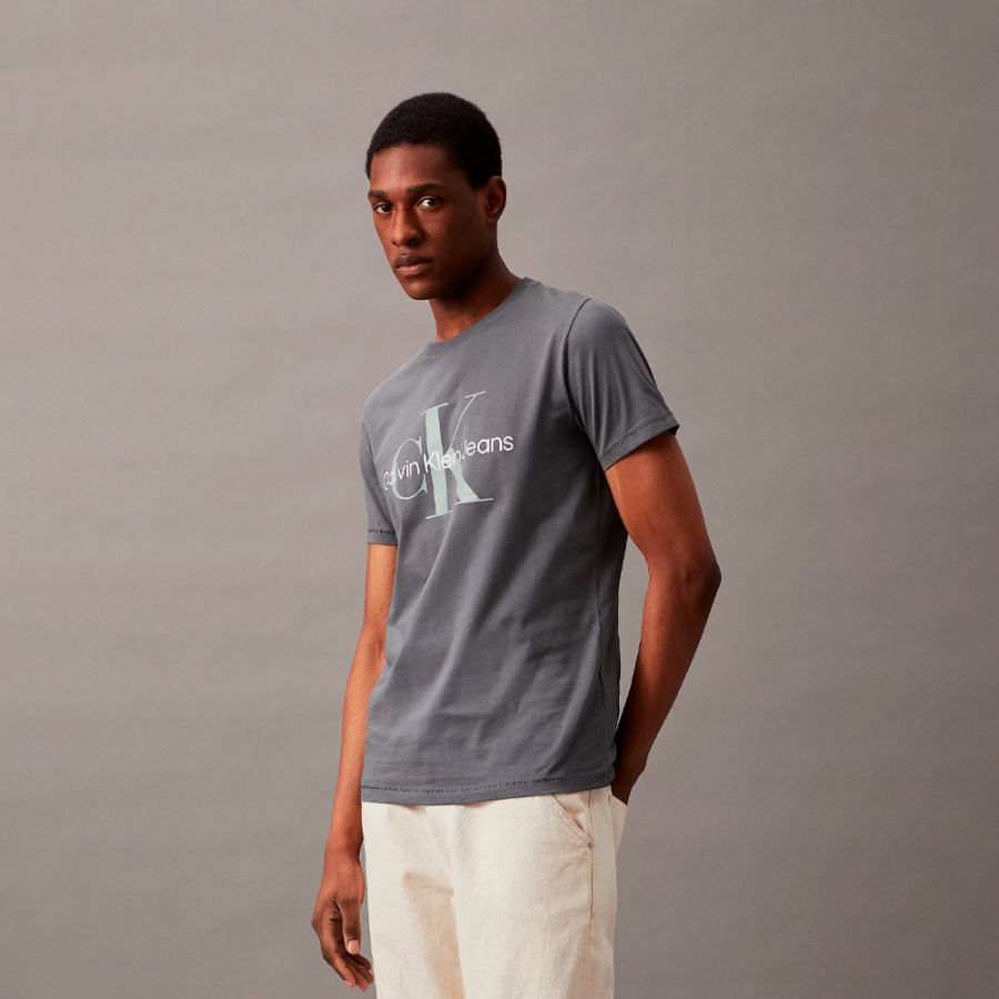 t-shirt-slim-con-monogramma