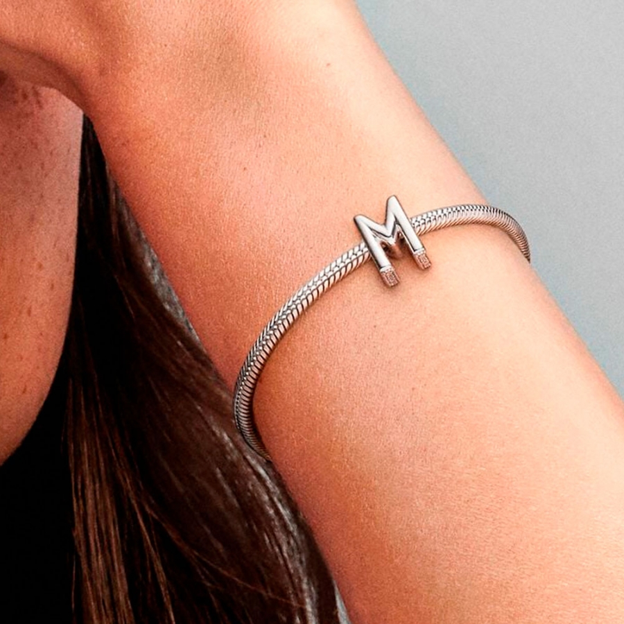 charm-en-plata-de-ley-letra-m-797467