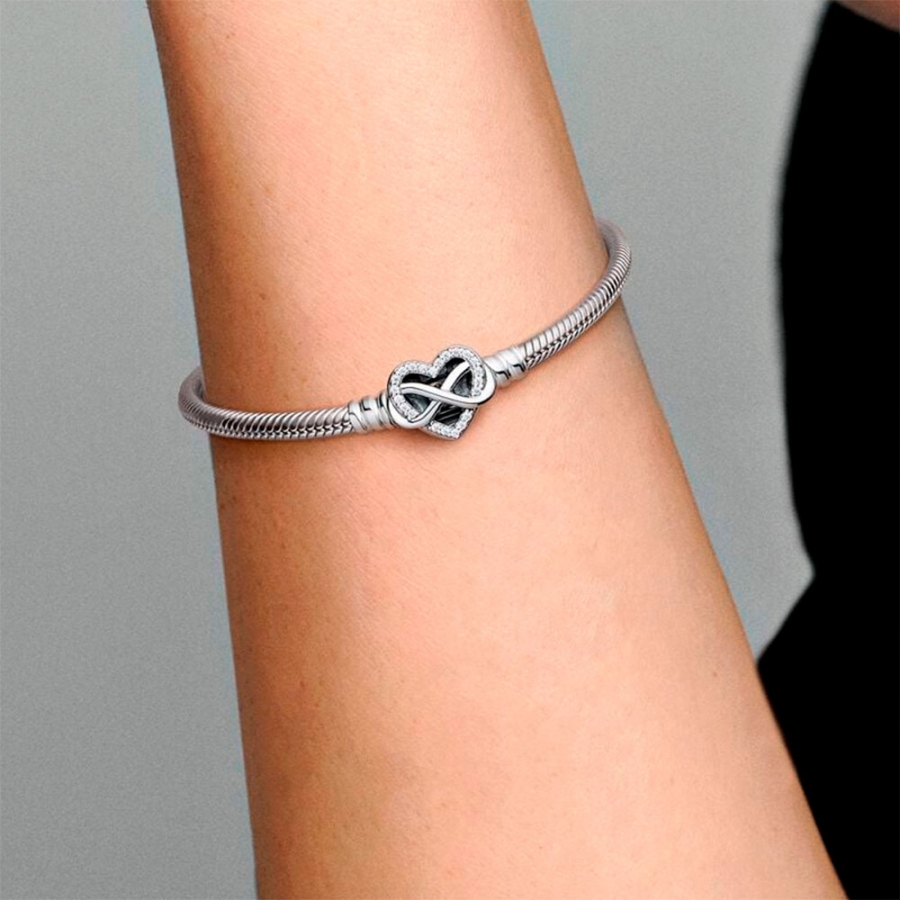 pandora-moments-snake-chain-bracelet-with-shiny-infinity-heart-clasp-592645c01