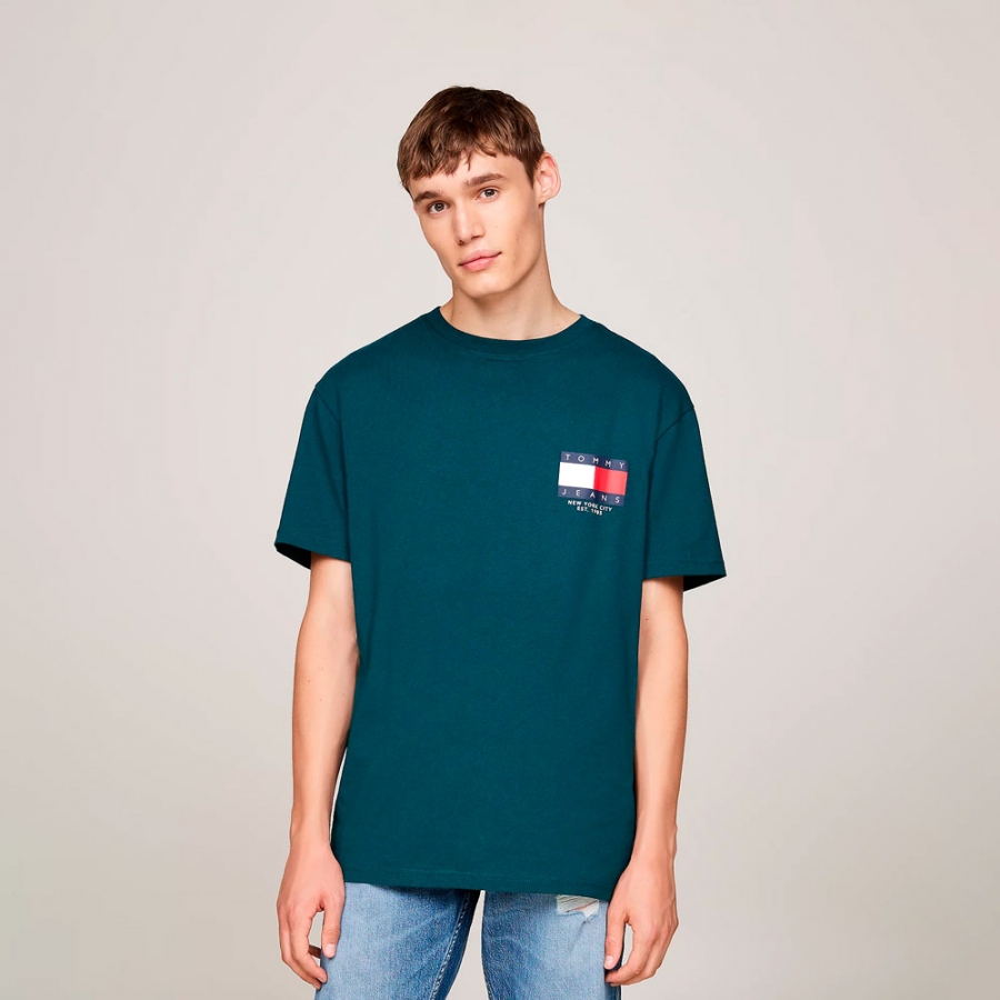 t-shirt-avec-logo-au-dos