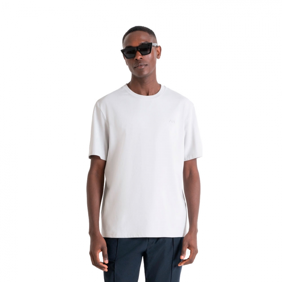 basic-t-shirt-mit-relaxer-passform