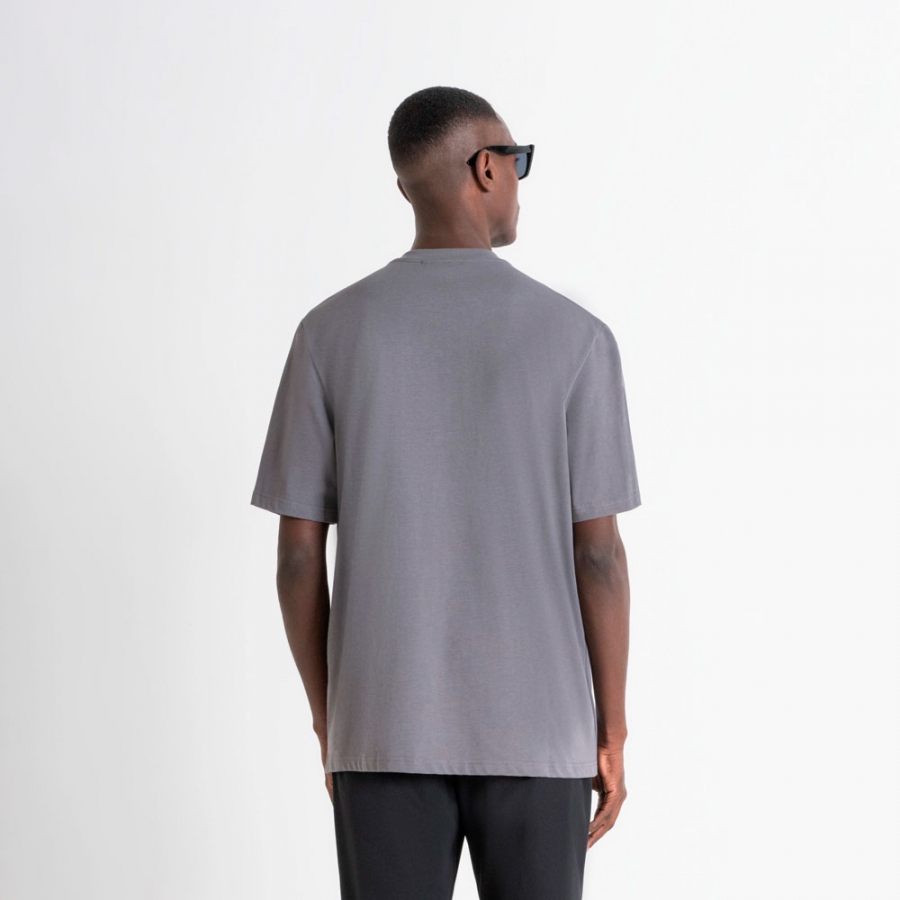 relaxed-fit-basic-t-shirt