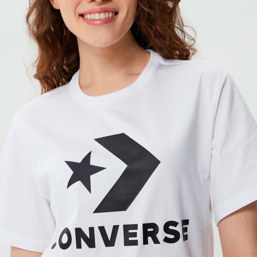 camiseta-con-logo-en-el-frente-unisex