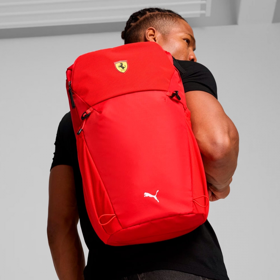 scuderia-ferrari-race-backpack