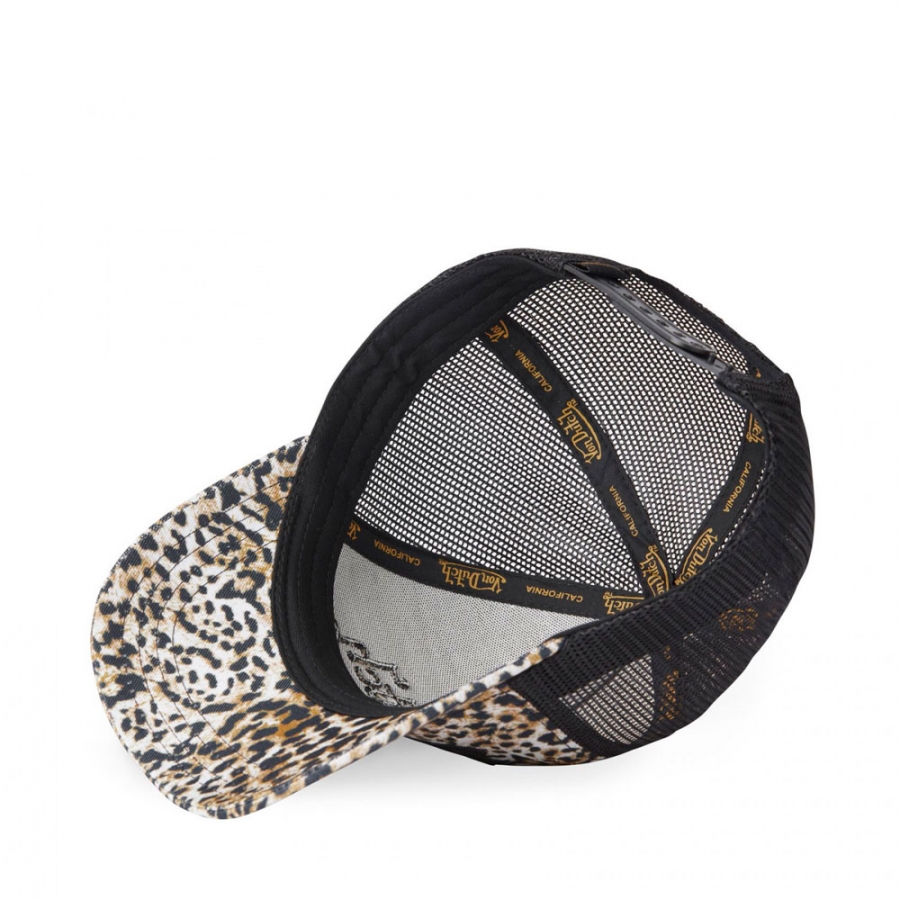 cap-with-animal-print