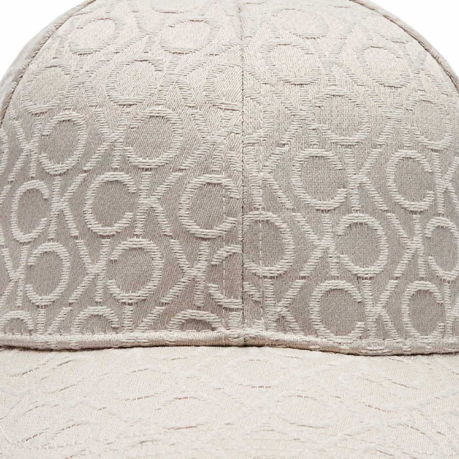 jacquard-cap-with-logo