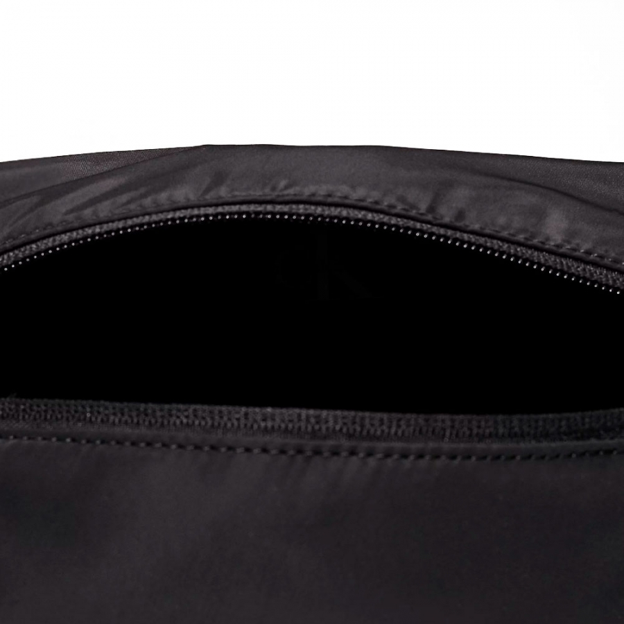 over-webbing-toiletry-bag