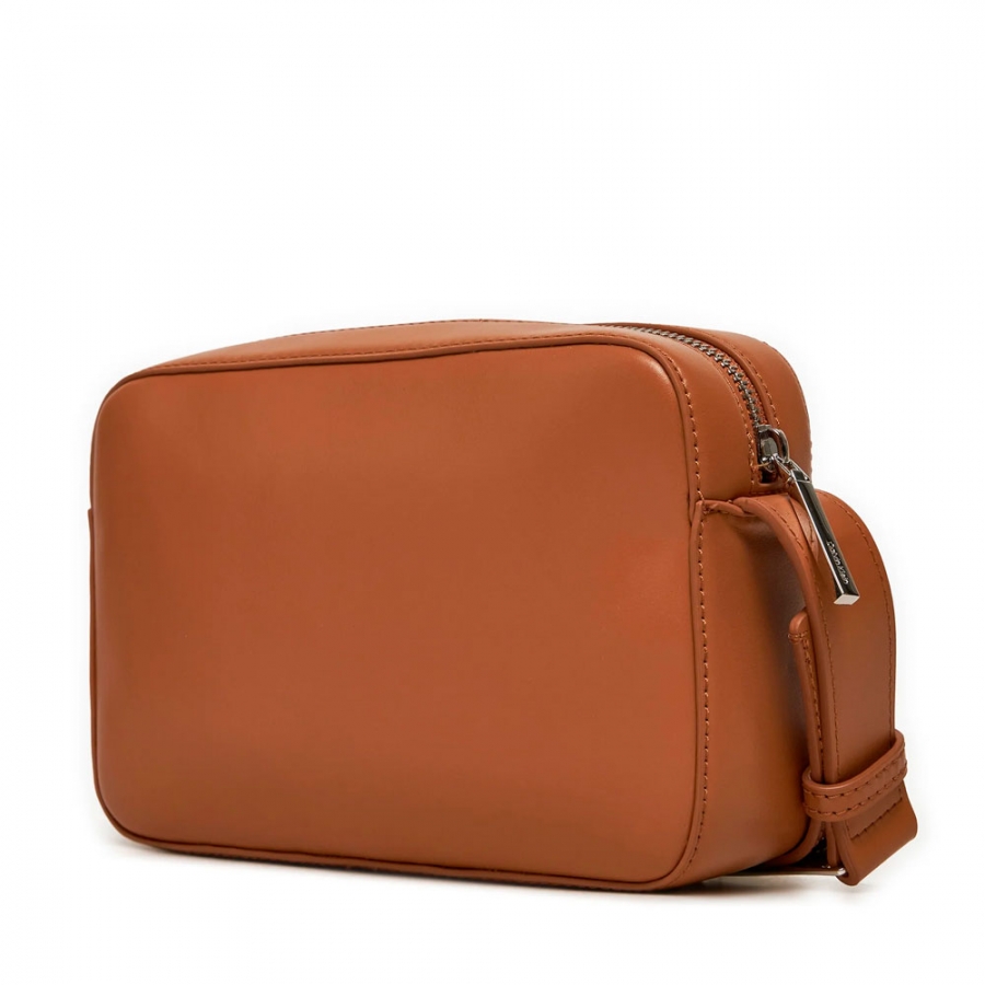 bolsa-crossbody-com-logotipo-de-camera-em-relevo