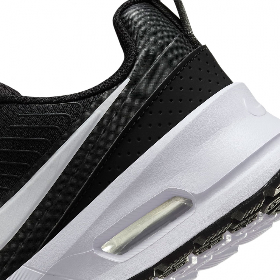 air-max-nuaxis-sneakers