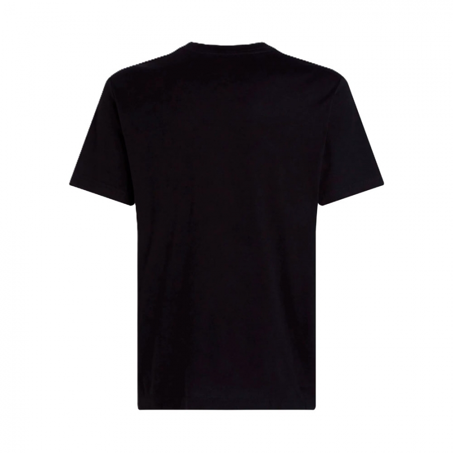 minimal-logo-t-shirt