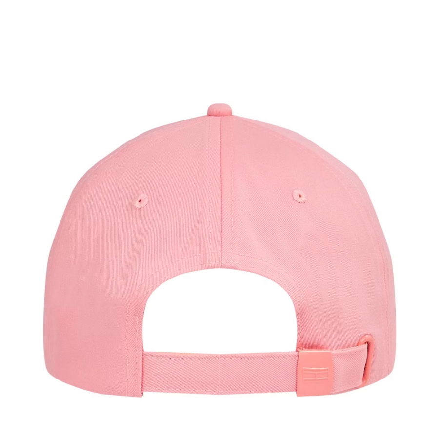 baseball-cap-with-elongated-logo