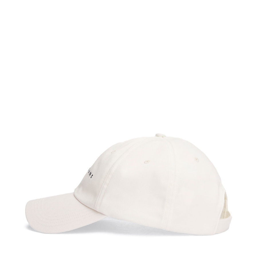 baseball-cap-with-embroidered-logo