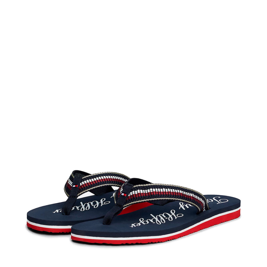 flip-flops-com-fita-distintiva-nas-alcas