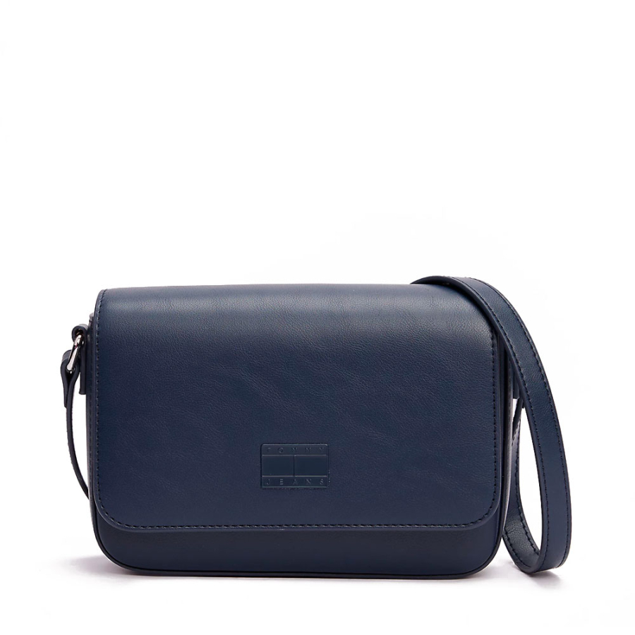 essential-shoulder-bag-with-flap