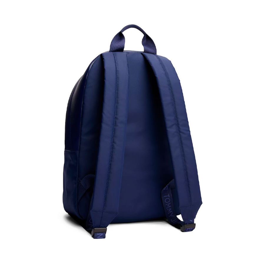 essential-curved-backpack