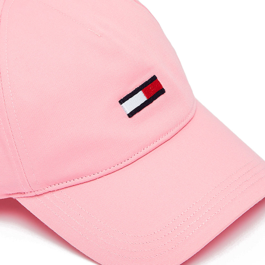 baseball-cap-with-elongated-logo