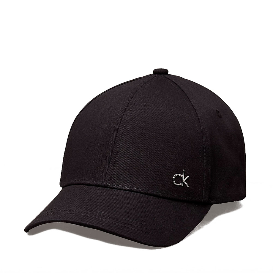 gorra-de-sarga-con-logo-metalico