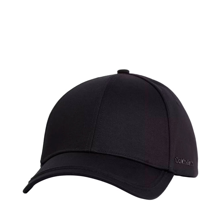 gorra-con-logo-metalico