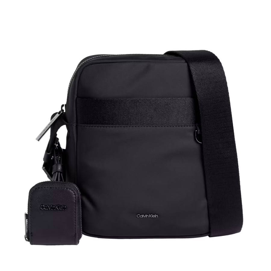 shoulder-bag-with-metal-logo