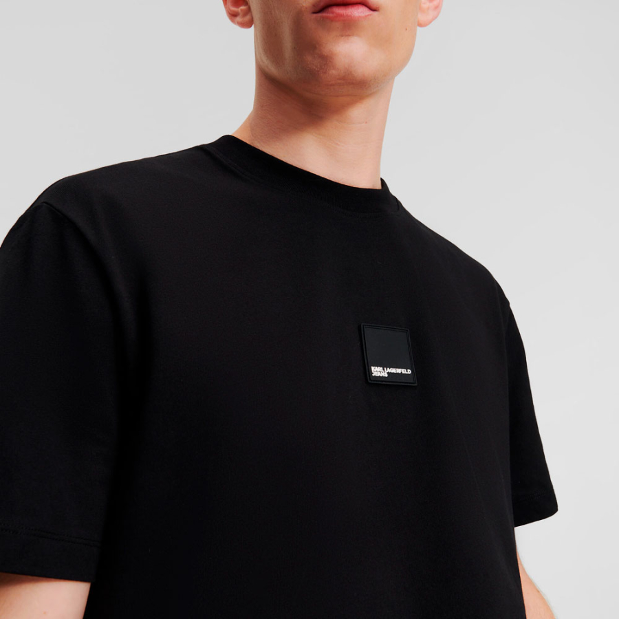 t-shirt-with-curved-hem