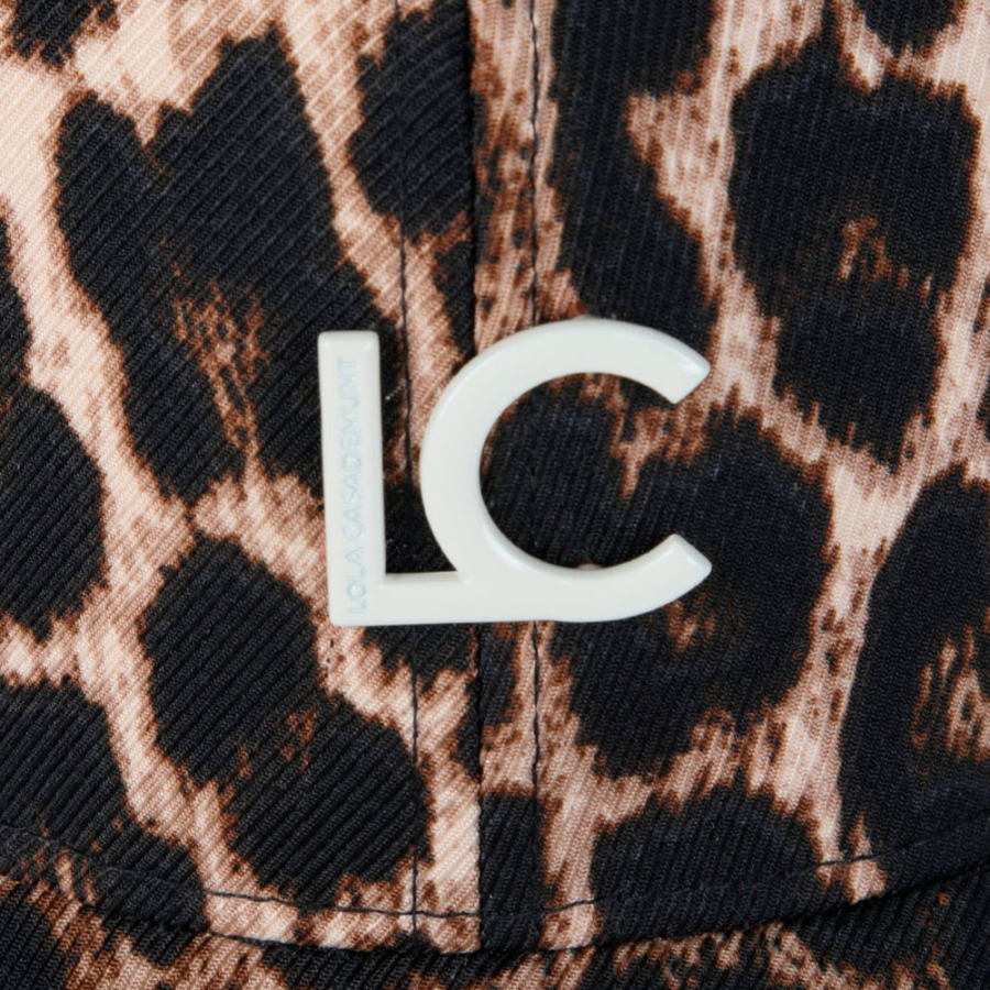 casquette-a-imprime-animalier