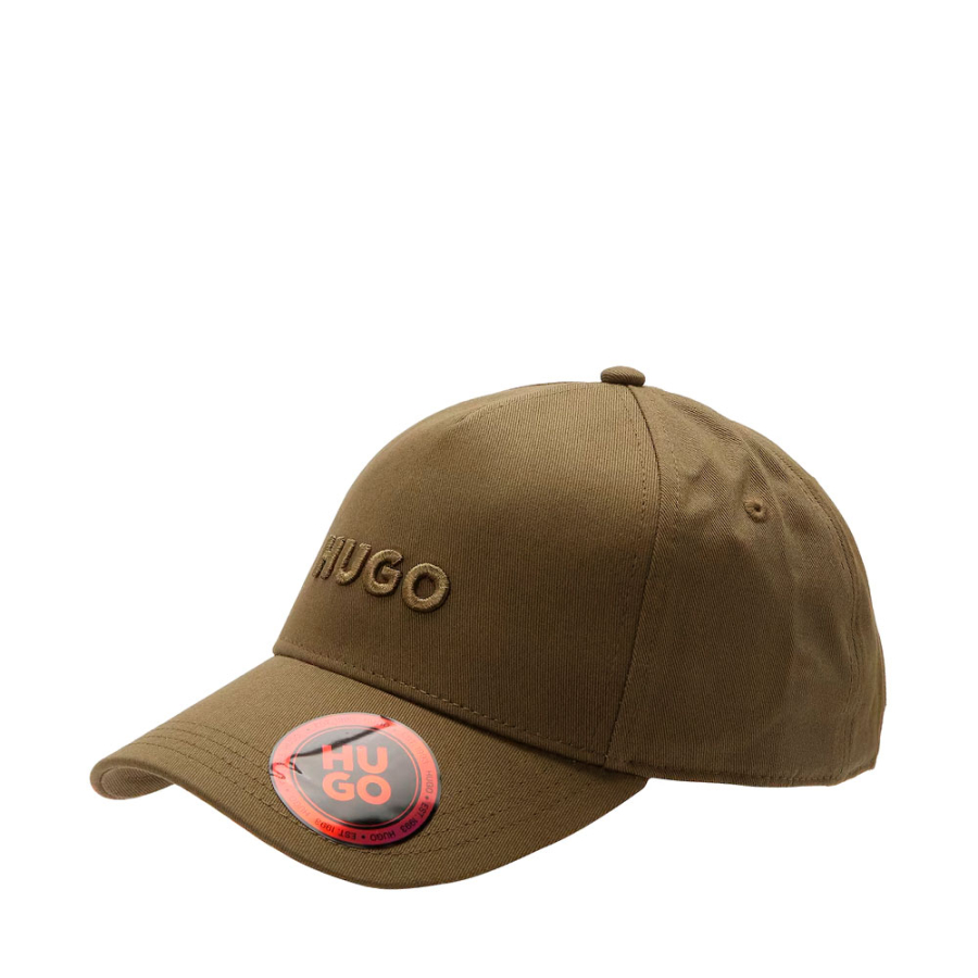 cap-with-logo-on-the-front-and-on-the-visor