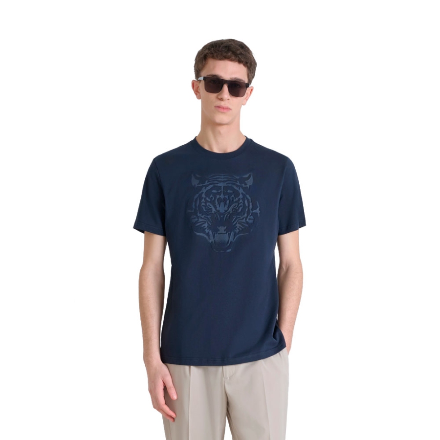 regular-fit-t-shirt-with-print-and-embossed-tiger