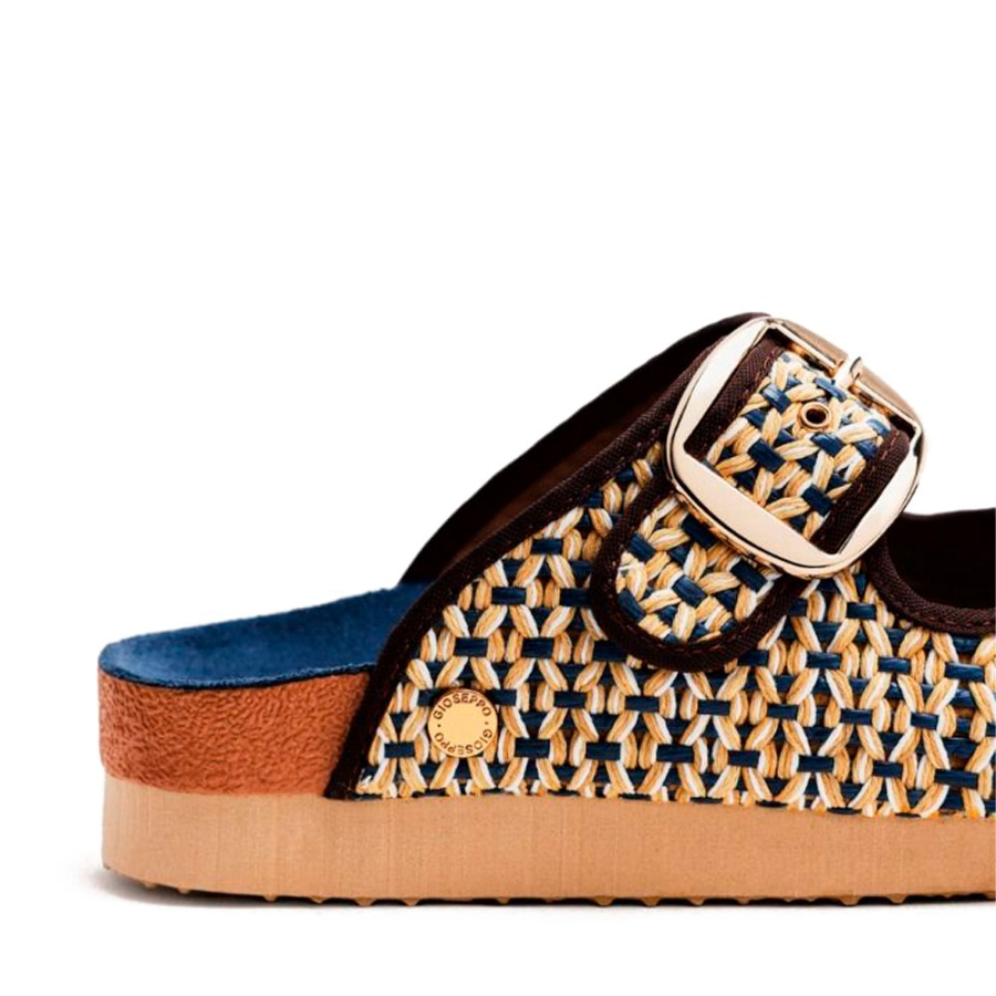 raffia-sandals-with-pershing-buckles